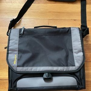 Targus Messenger Laptop Bag
